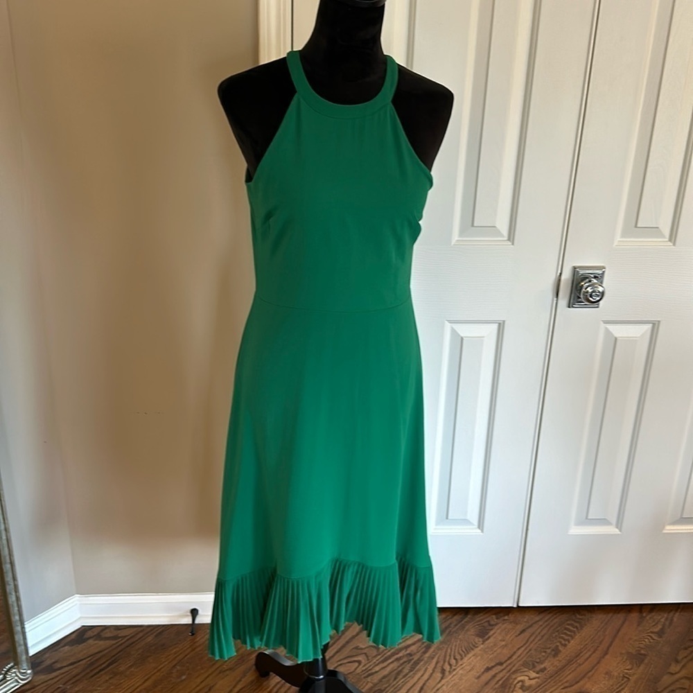 Kensie halter tank dress with pleated hem. Size 2. Kelly green